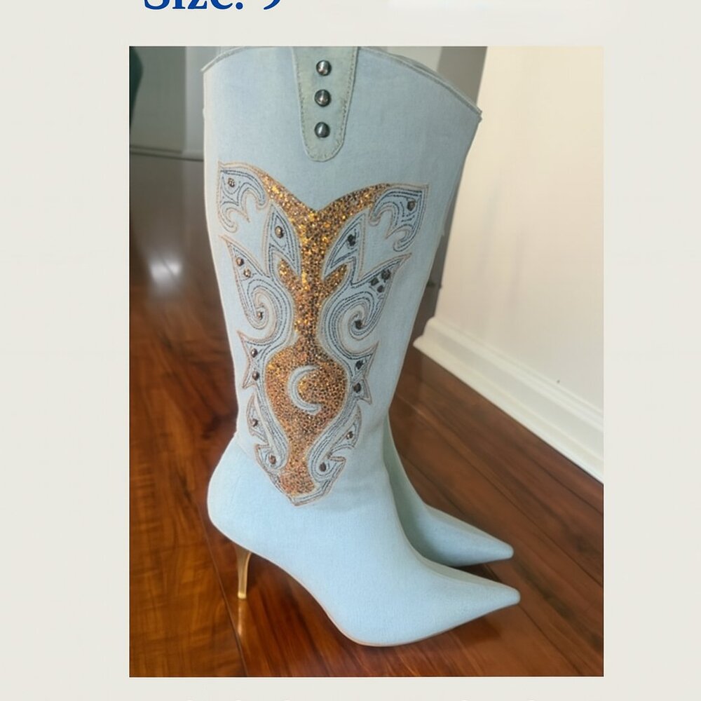 “Stardust Step” Light Denim Western Stiletto Boots – Size 9